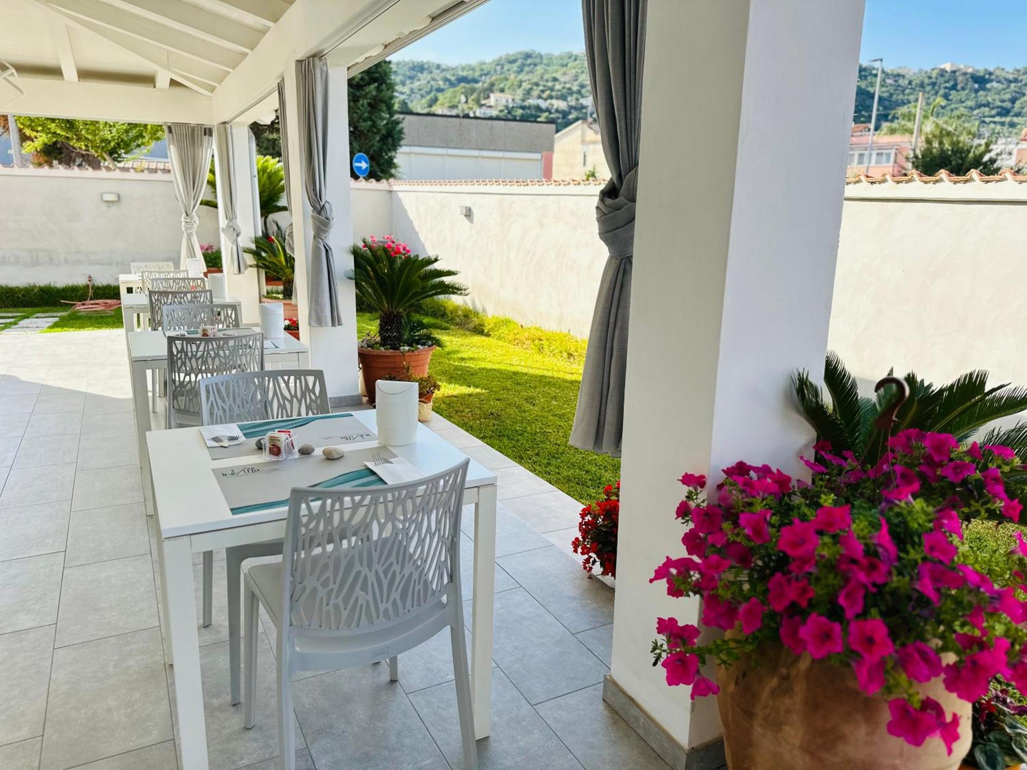 Invilla Bed&Breakfast - Quality Rooms Santa Maria di Castellabate Kültér fotó